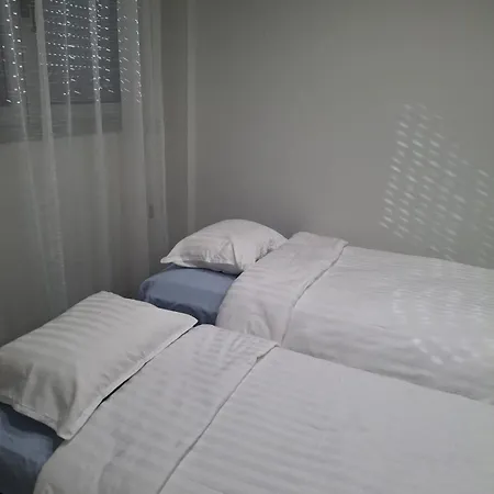 Comfy In Apartment *